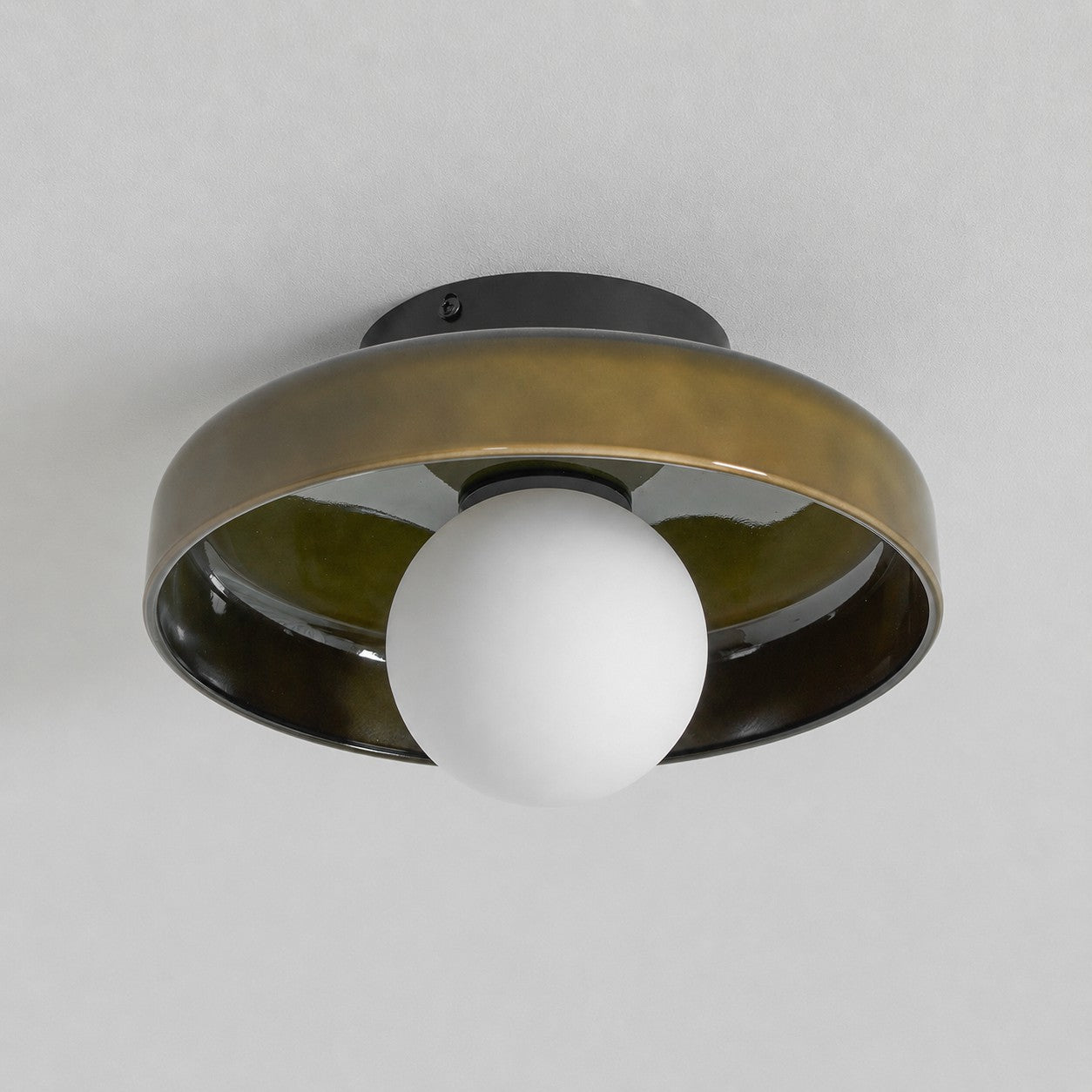 Disc Orb Plafondlamp – Moderne Glazen Lampenkap Rond Scandinavisch Design Messing Basis 3 Lichtpunten Warm Licht Woonkamer Slaapkamer Eetkamer | Sansoti