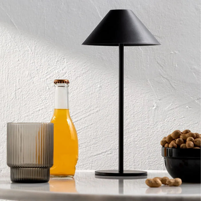Wiederaufladbare kabellose dimmbare LED-Tischlampe, 3000K warmweißes Licht, für drinnen und draußen, Touch-Bedienung, Metall, 31cm | Sansoti