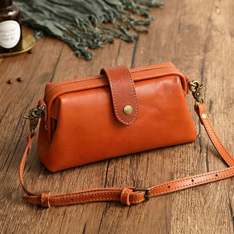 Crossbody Schoudertas Leer 22x12x6 cm Handgemaakt Damestas voor Dagelijks Gebruik Elegante Compacte Tas | Sansoti