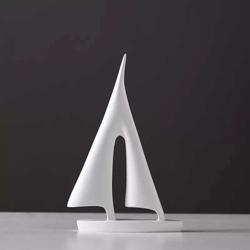 Minimalistische Zeilboot Sculptuur – Verfijnde Maritieme Decoratie voor Moderne Interieurs | Sansoti