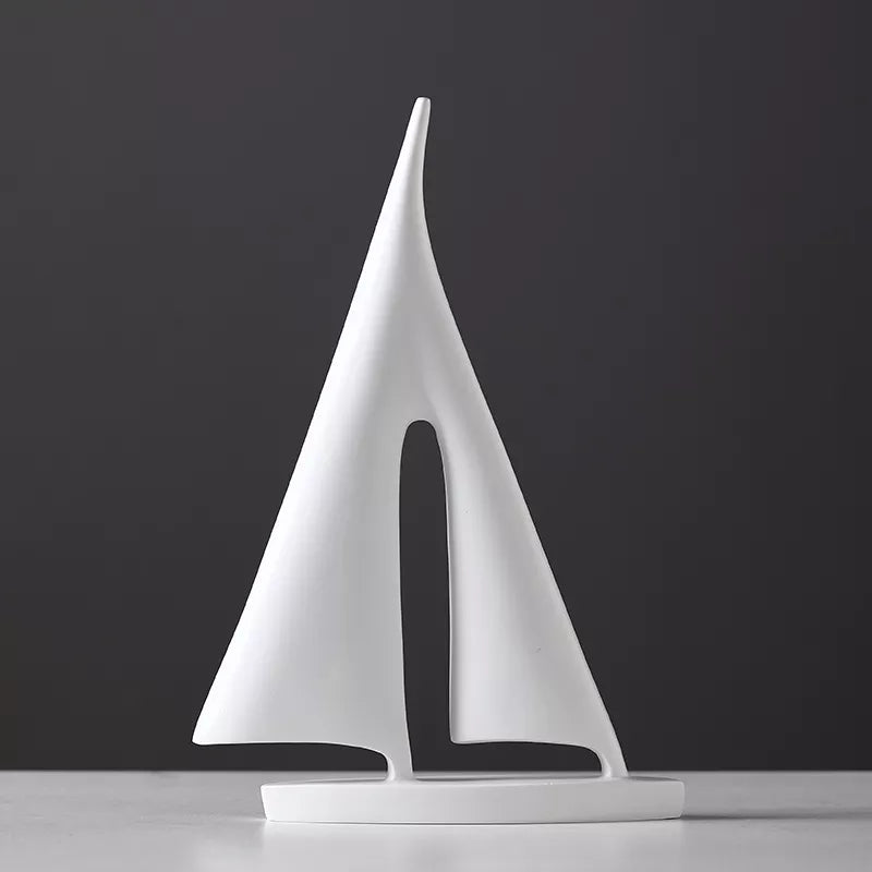 Minimalistische Zeilboot Sculptuur – Verfijnde Maritieme Decoratie voor Moderne Interieurs | Sansoti