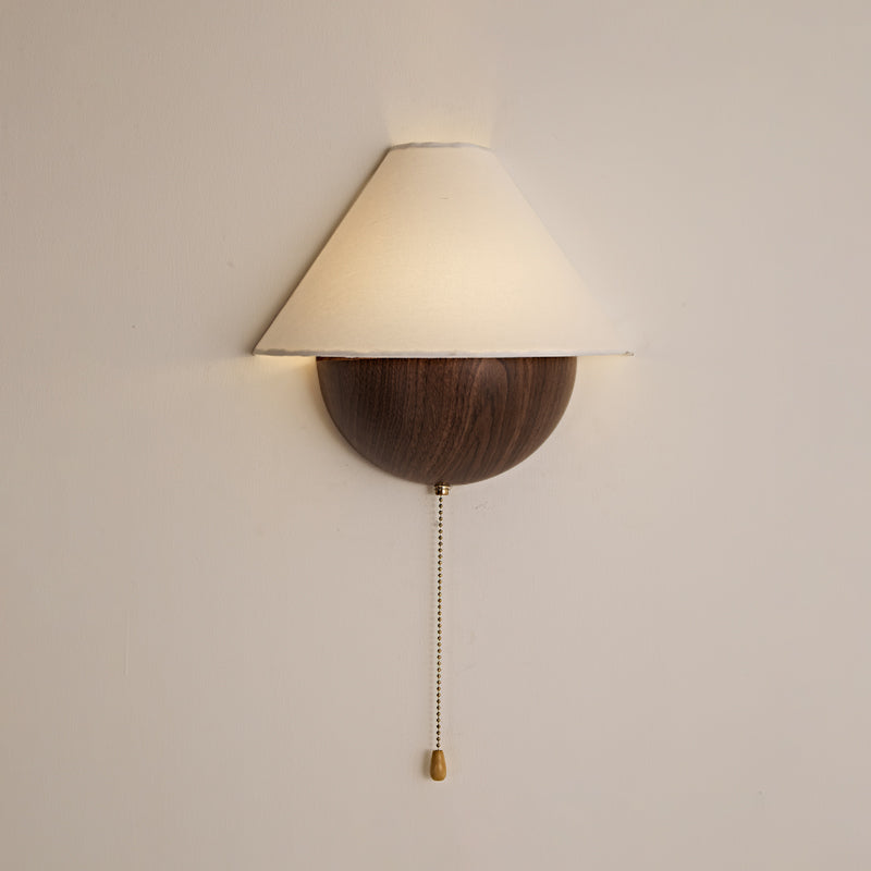 Wandlamp Half-Sphere met Stoffen Kap – Messing Trekschakelaar & Handbewerkt Ijzer voor Slaapkamer en Leeshoek | Sansoti