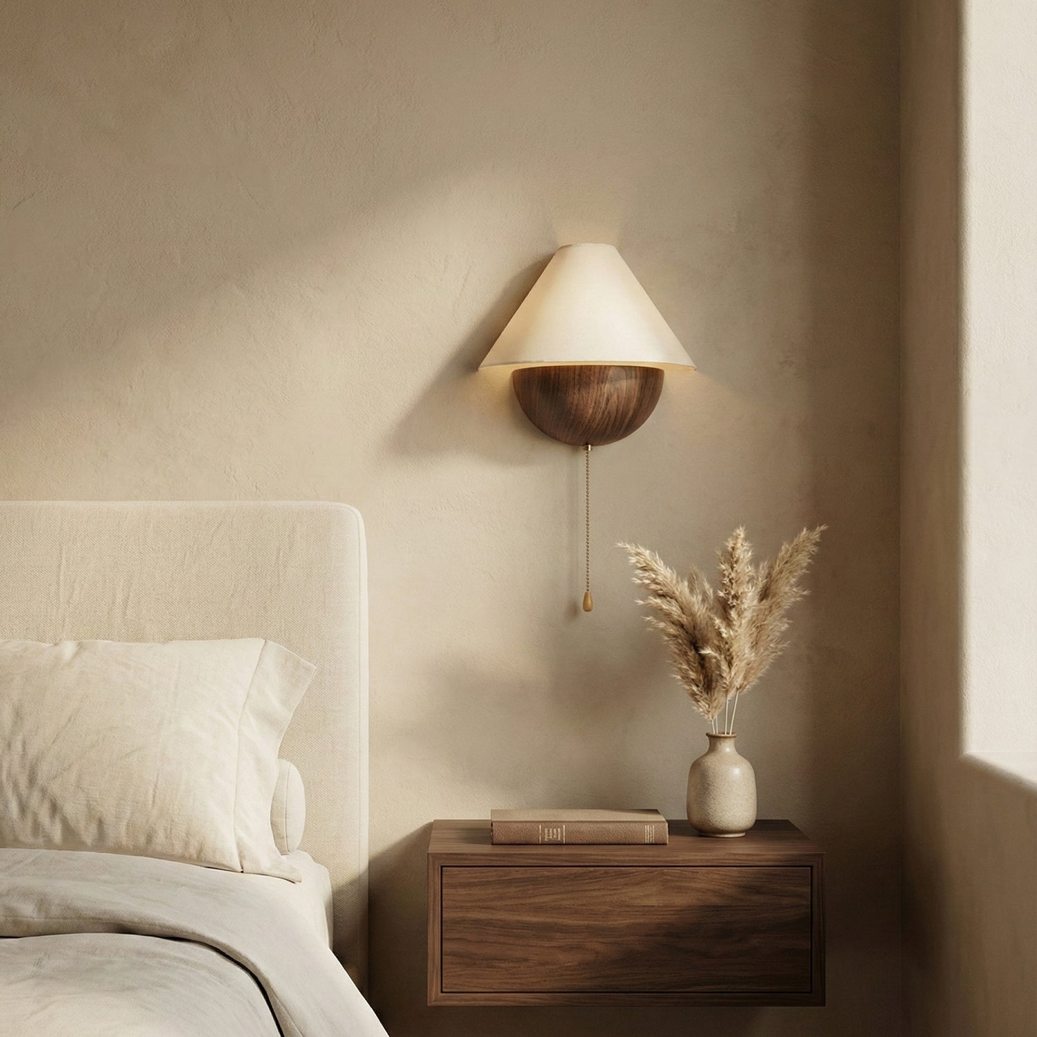 Wandlamp Half-Sphere met Stoffen Kap – Messing Trekschakelaar & Handbewerkt Ijzer voor Slaapkamer en Leeshoek | Sansoti