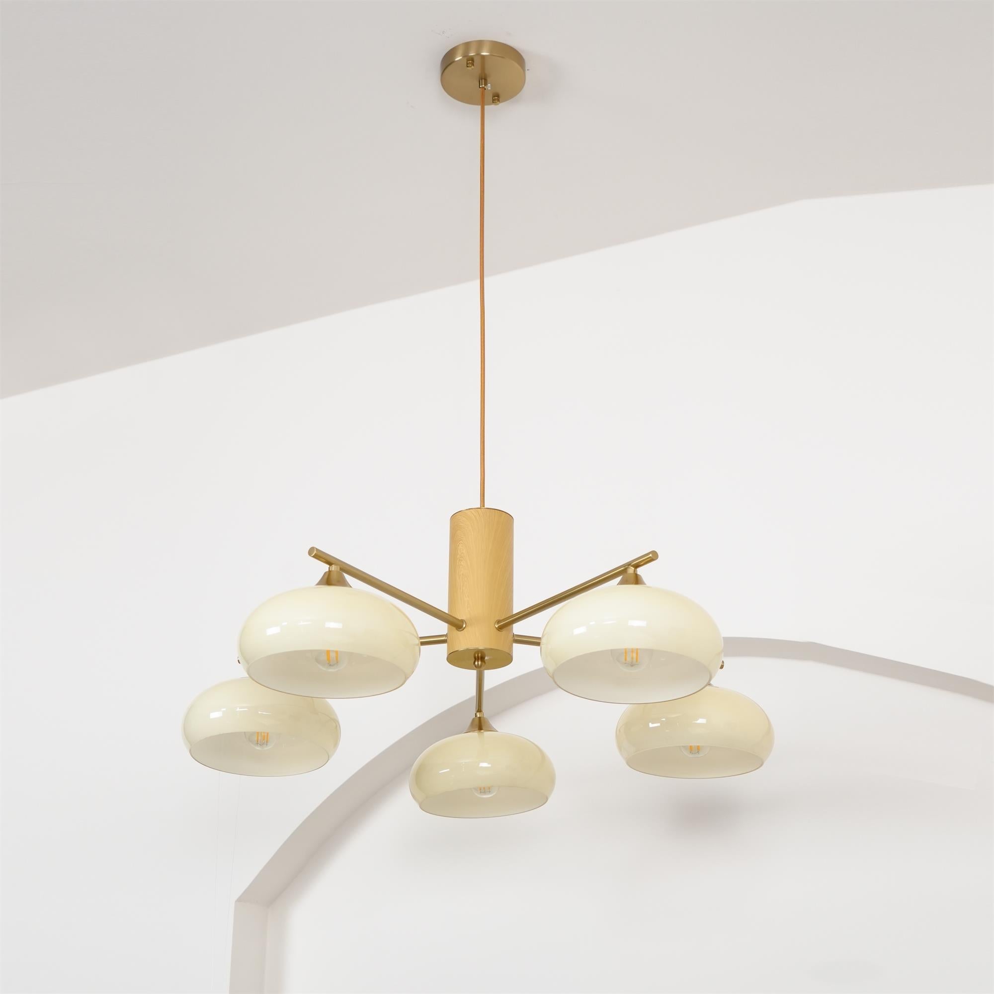 Ovale Design Kroonluchter Met Glazen Kappen En Messing Details Voor Woonkamer En Eetkamer | Sansoti