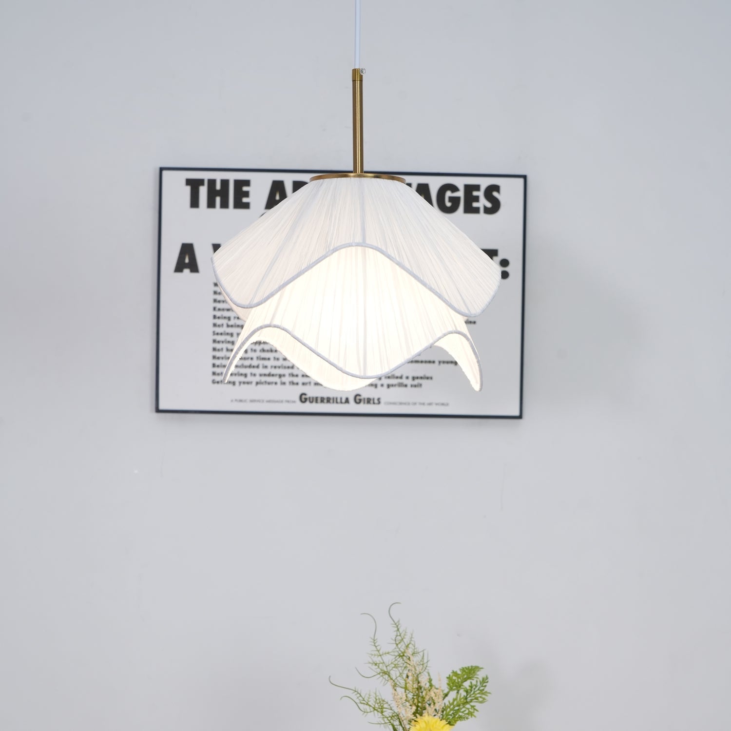 Hanglamp Gelaagde Plissé Kap — Bloembladachtig Licht Gouden Fitting E26/E27 Dakschuine Montage | Sansoti