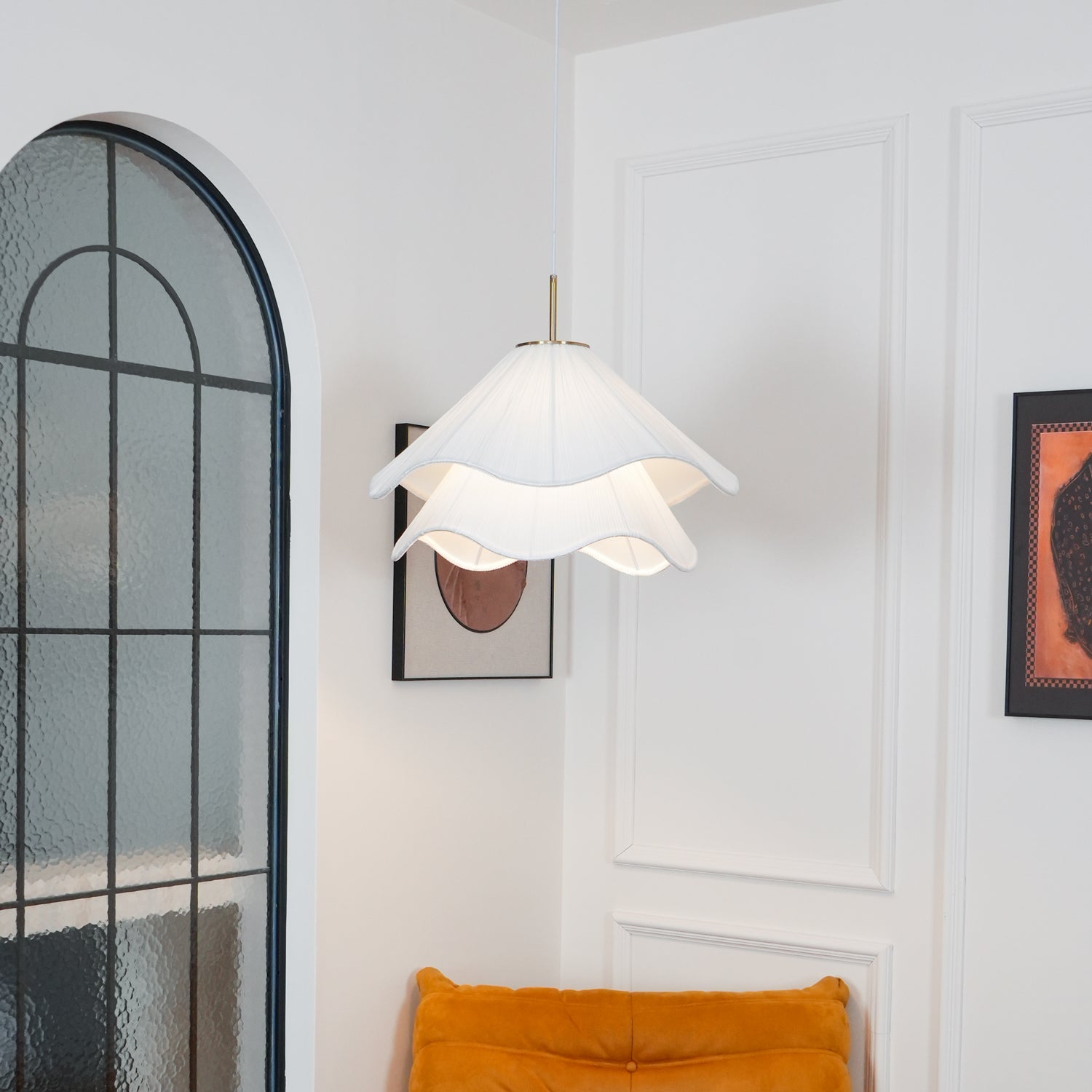 Hanglamp Gelaagde Plissé Kap — Bloembladachtig Licht Gouden Fitting E26/E27 Dakschuine Montage | Sansoti