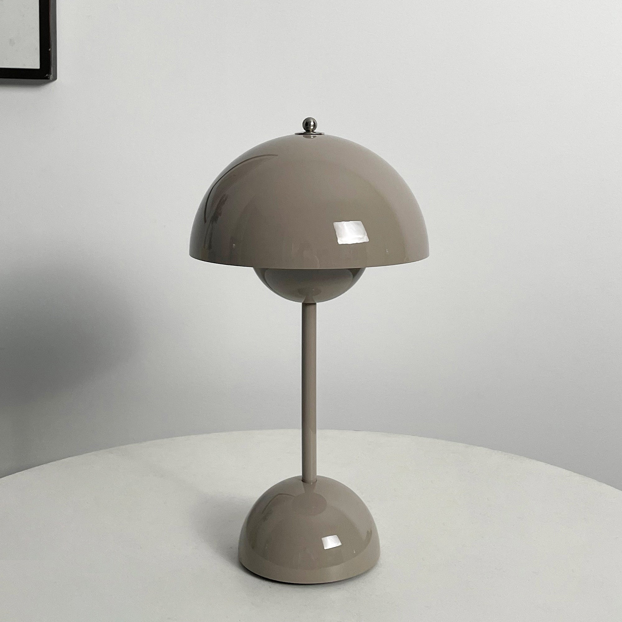 Draadloze Tafellamp met Geïntegreerde LED Accu — Dimbaar 3000K-6000K | Icoon Scandinavisch Design | Sansoti