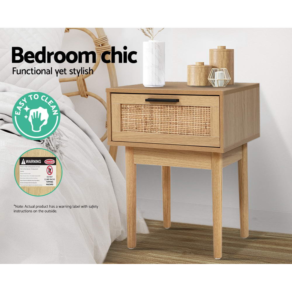 Nachttisch mit Rattanschublade und Holzbeinen – Kompaktes Boho-Design 40 cm | Restfield