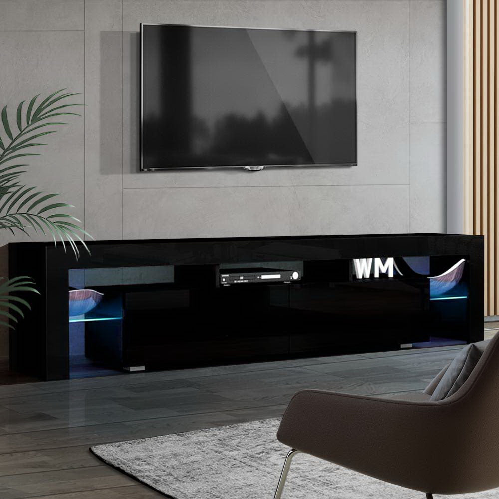 Meuble TV moderne avec éclairage LED RGB 189 cm – Unité de divertissement noire laquée avec tiroirs et étagère en verre | Restfield