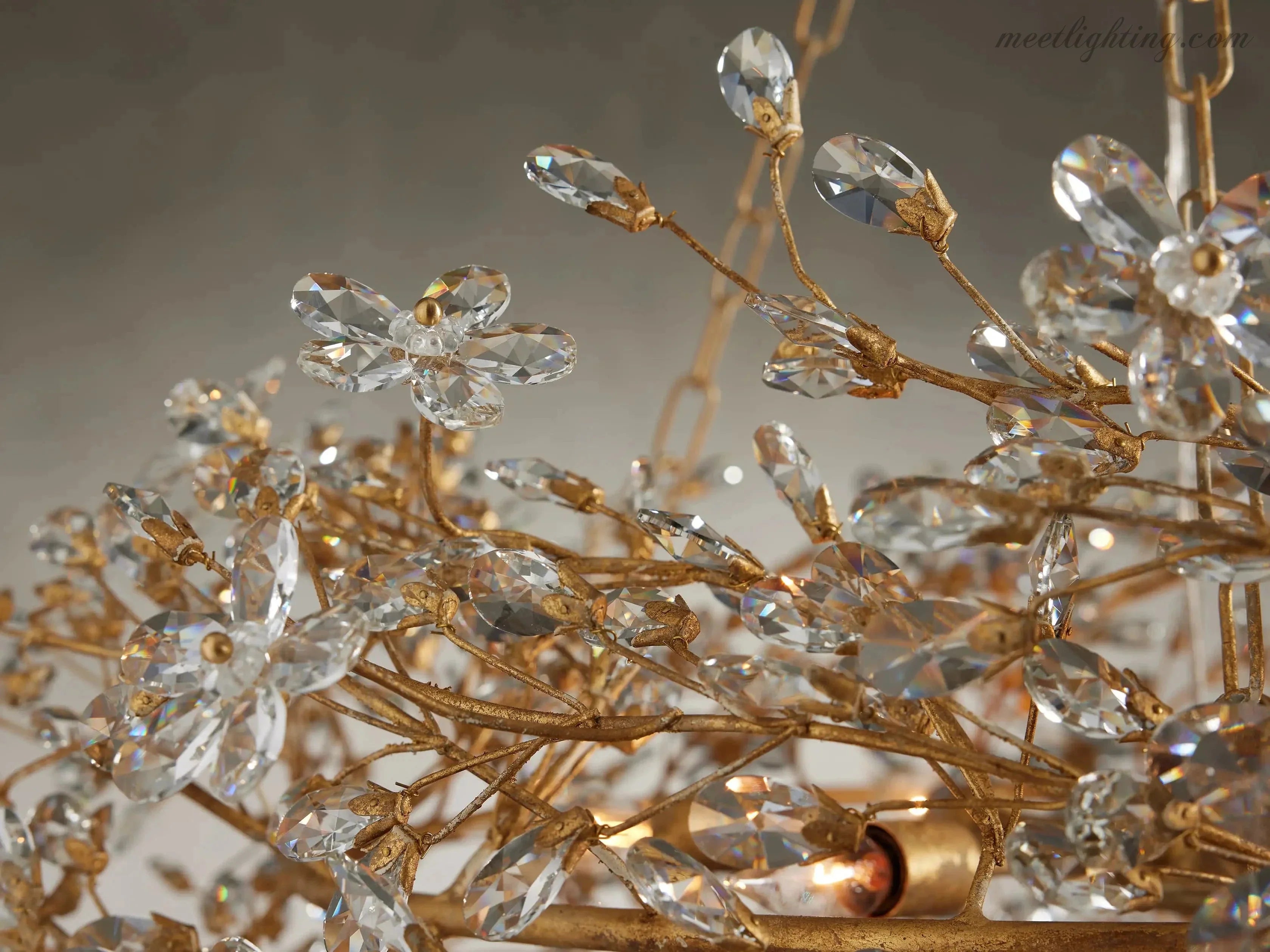 Lustre avec finition dorée, 6 à 12 sources lumineuses, suspension en fer fabriquée à la main, réglable, pour table à manger | Sansoti