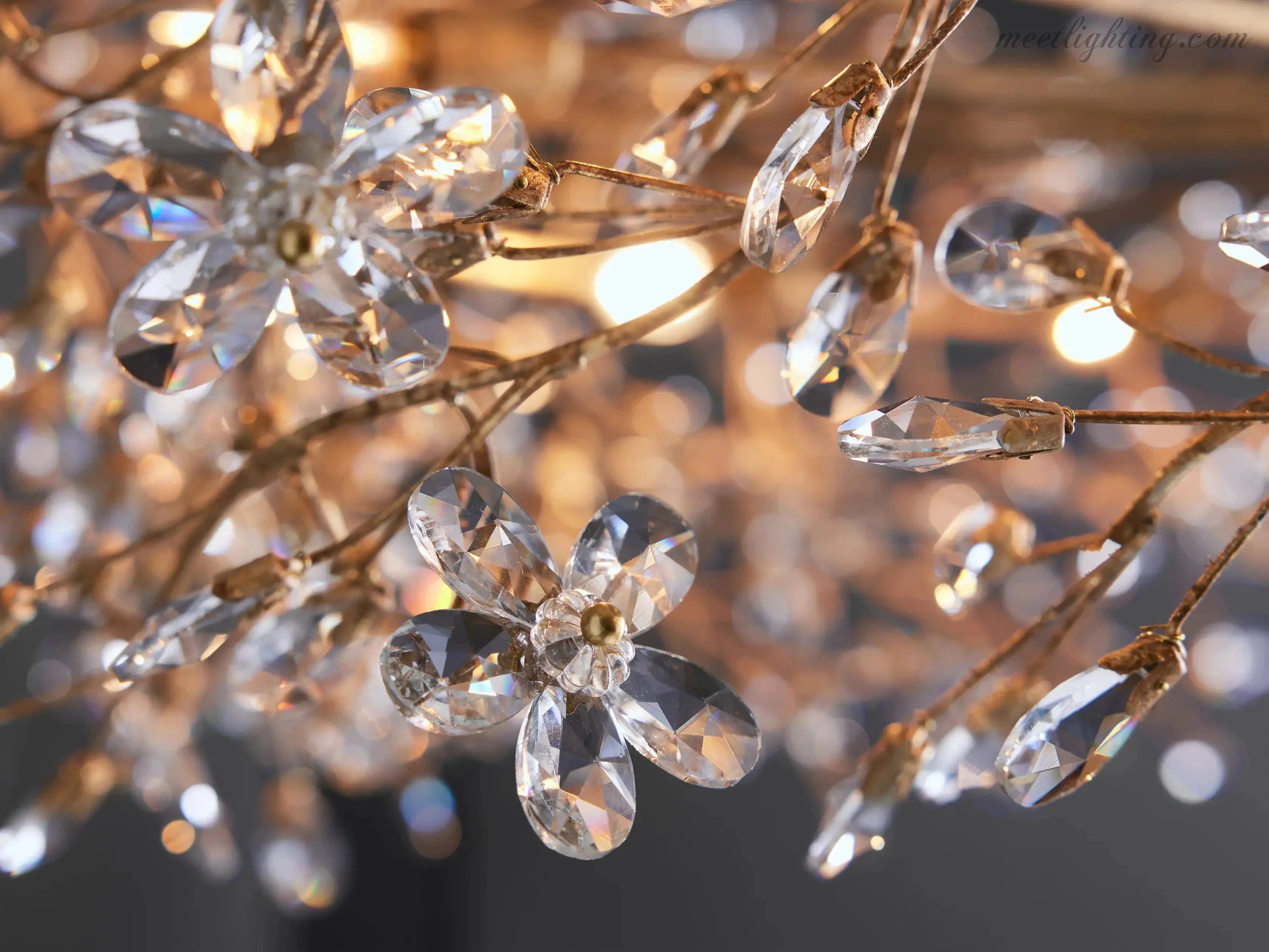 Lustre avec finition dorée, 6 à 12 sources lumineuses, suspension en fer fabriquée à la main, réglable, pour table à manger | Sansoti