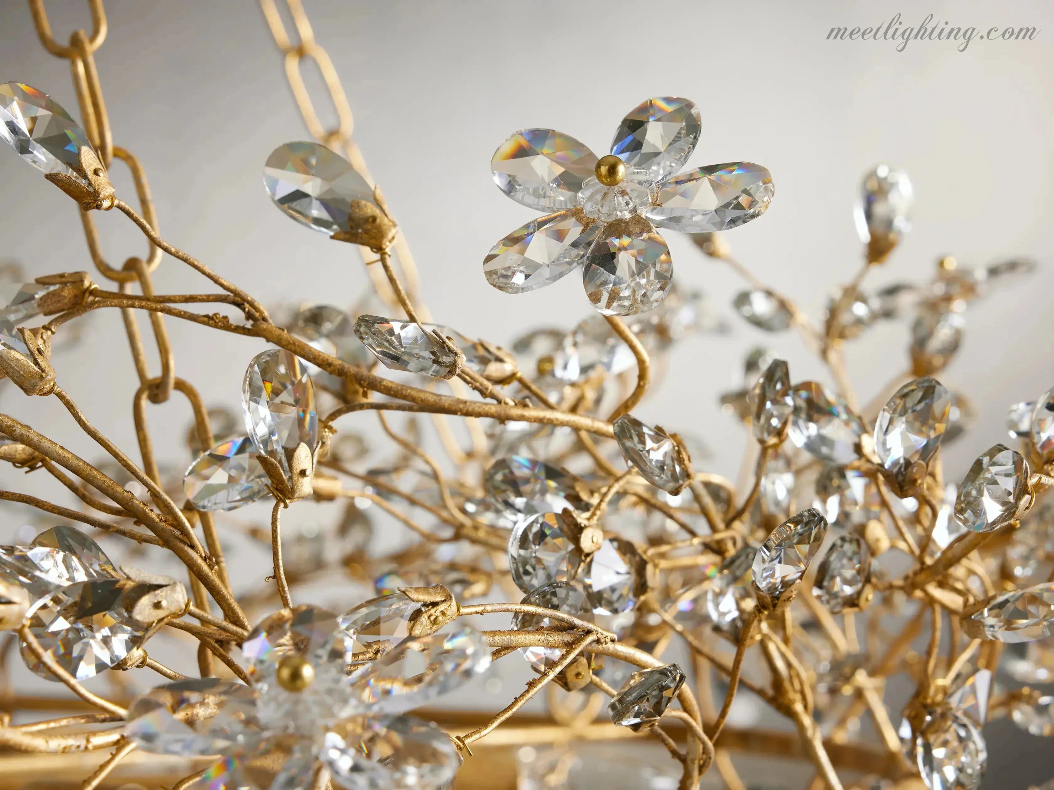 Lustre avec finition dorée, 6 à 12 sources lumineuses, suspension en fer fabriquée à la main, réglable, pour table à manger | Sansoti