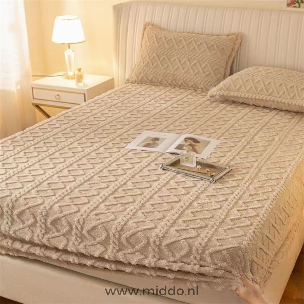 Velours-Spannbettlaken mit Kissenbezügen, ultraweiche Fleece-Bettwäsche, elastische Passform, 90-220 cm, warm und komfortabel | Sansoti