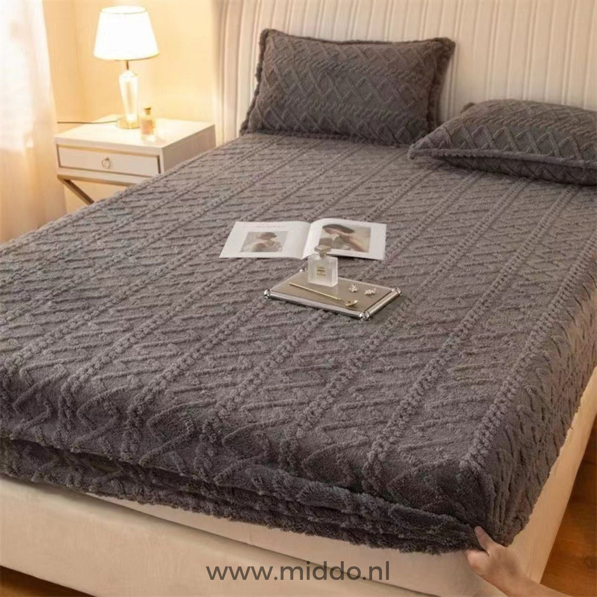 Velours-Spannbettlaken mit Kissenbezügen, ultraweiche Fleece-Bettwäsche, elastische Passform, 90-220 cm, warm und komfortabel | Sansoti