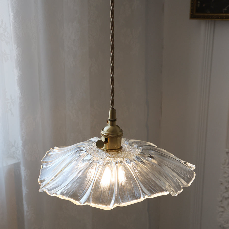 Glas-Blumen-Decken- und Hängeleuchte mit Messing-Innenlicht im Retro-Design für Esszimmer und Schlafzimmer | Sansoti
