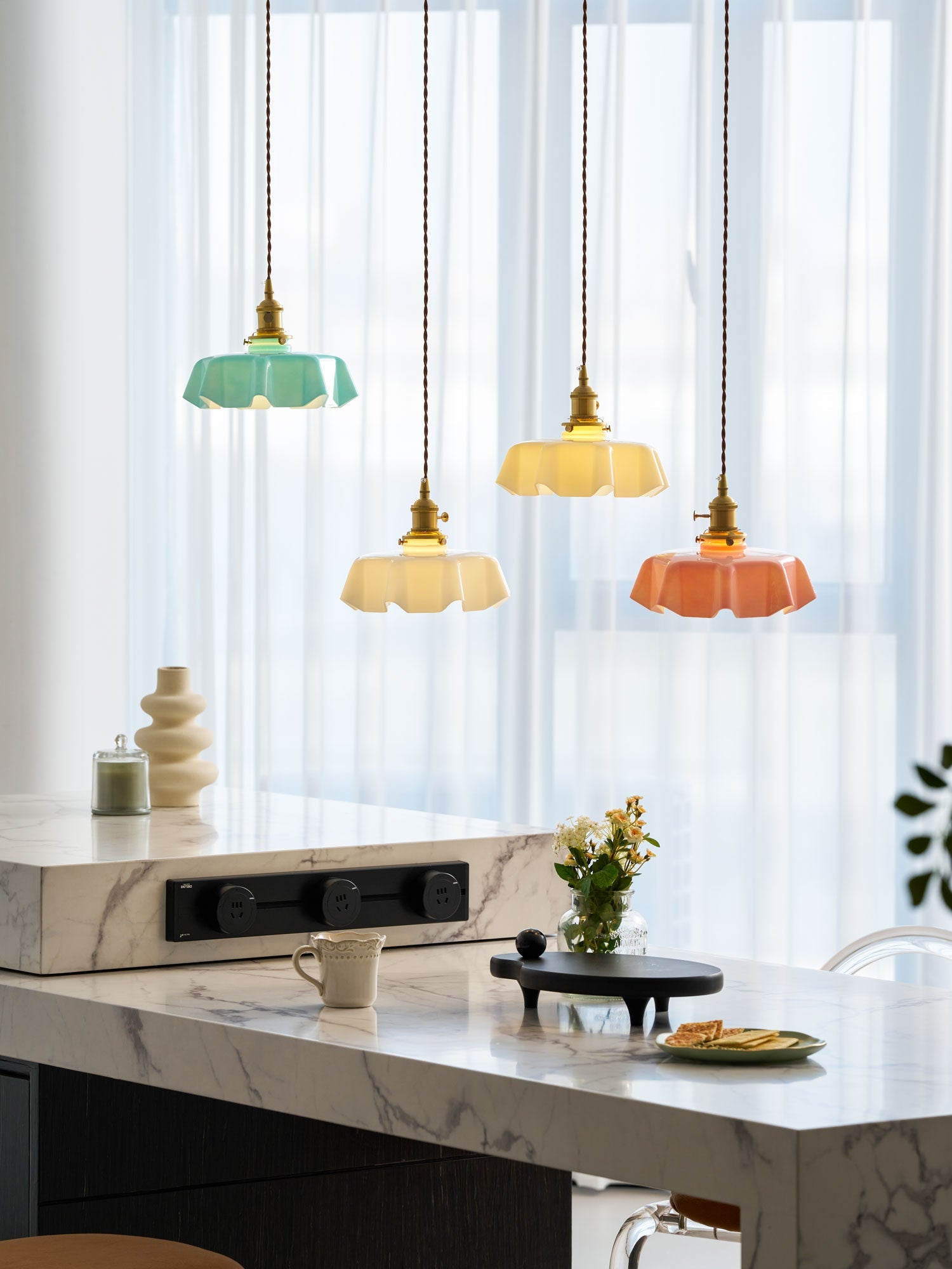 Geplooide Glazen Hanglamp met Messing Armatuur — Vintage Franse Stijl in Wit, Beige, Roze of Blauw — Verstelbare Kabel 150 cm | Sansoti