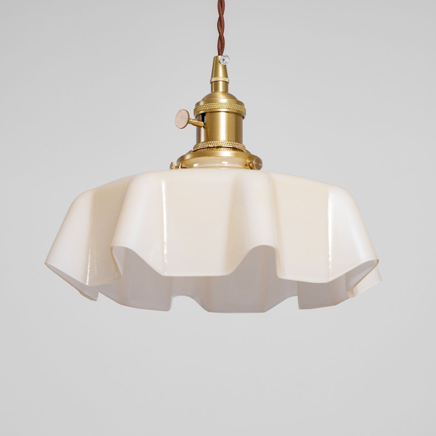 Geplooide Glazen Hanglamp met Messing Armatuur — Vintage Franse Stijl in Wit, Beige, Roze of Blauw — Verstelbare Kabel 150 cm | Sansoti