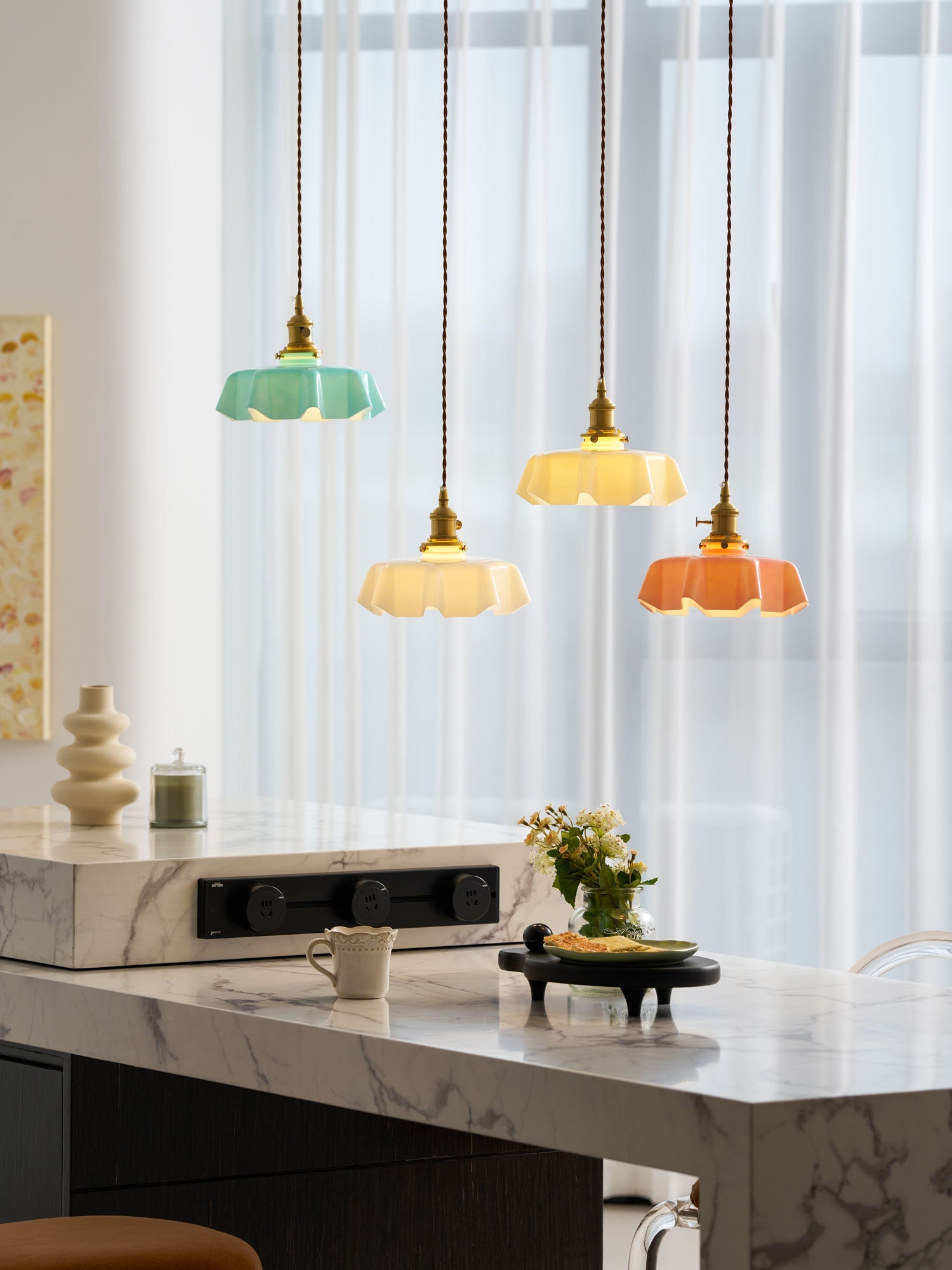 Geplooide Glazen Hanglamp met Messing Armatuur — Vintage Franse Stijl in Wit, Beige, Roze of Blauw — Verstelbare Kabel 150 cm | Sansoti