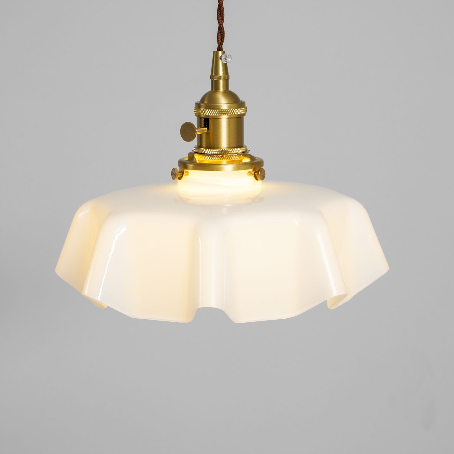Geplooide Glazen Hanglamp met Messing Armatuur — Vintage Franse Stijl in Wit, Beige, Roze of Blauw — Verstelbare Kabel 150 cm | Sansoti