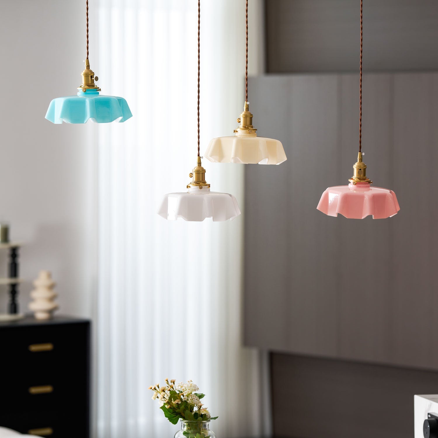 Geplooide Glazen Hanglamp met Messing Armatuur — Vintage Franse Stijl in Wit, Beige, Roze of Blauw — Verstelbare Kabel 150 cm | Sansoti