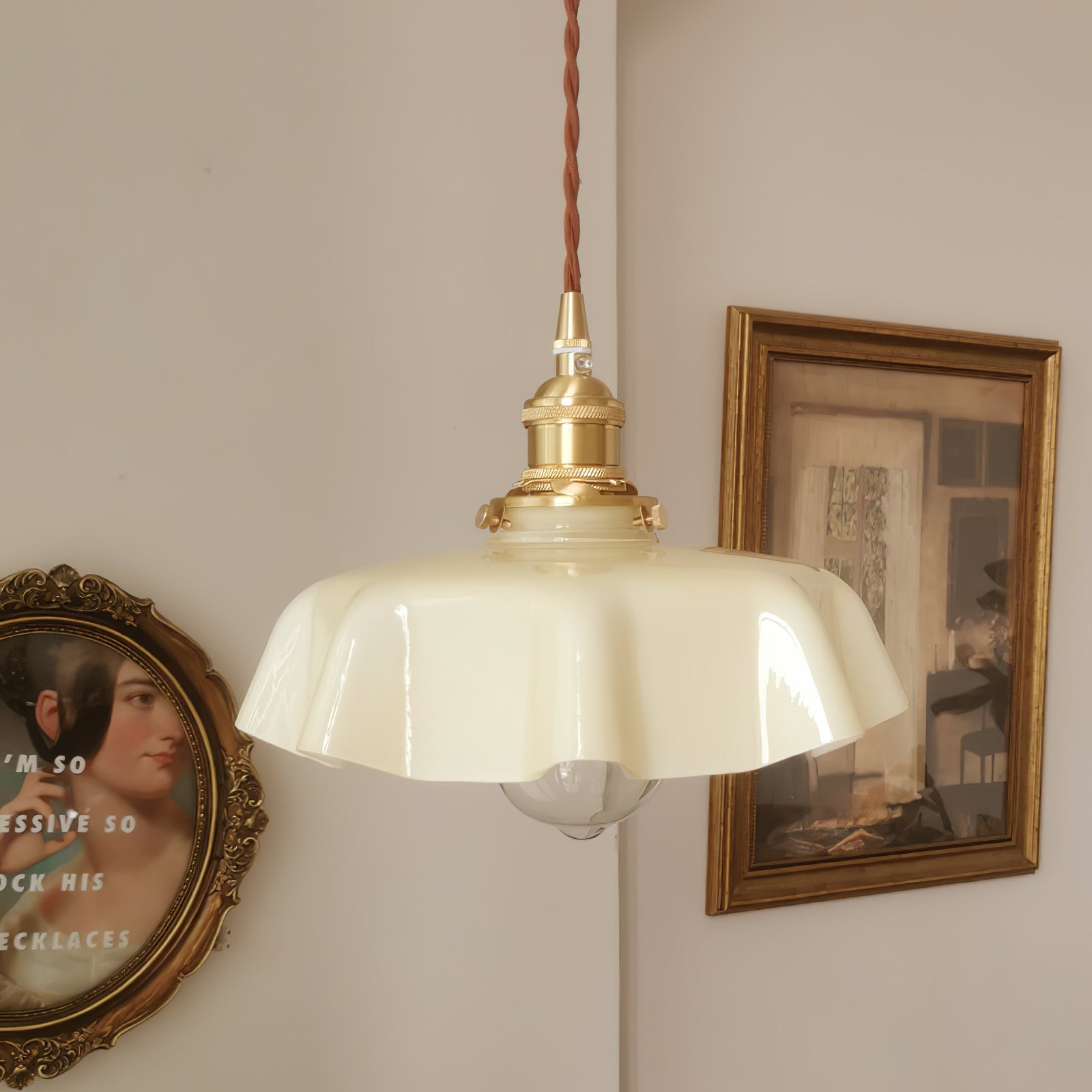 Geplooide Glazen Hanglamp met Messing Armatuur — Vintage Franse Stijl in Wit, Beige, Roze of Blauw — Verstelbare Kabel 150 cm | Sansoti