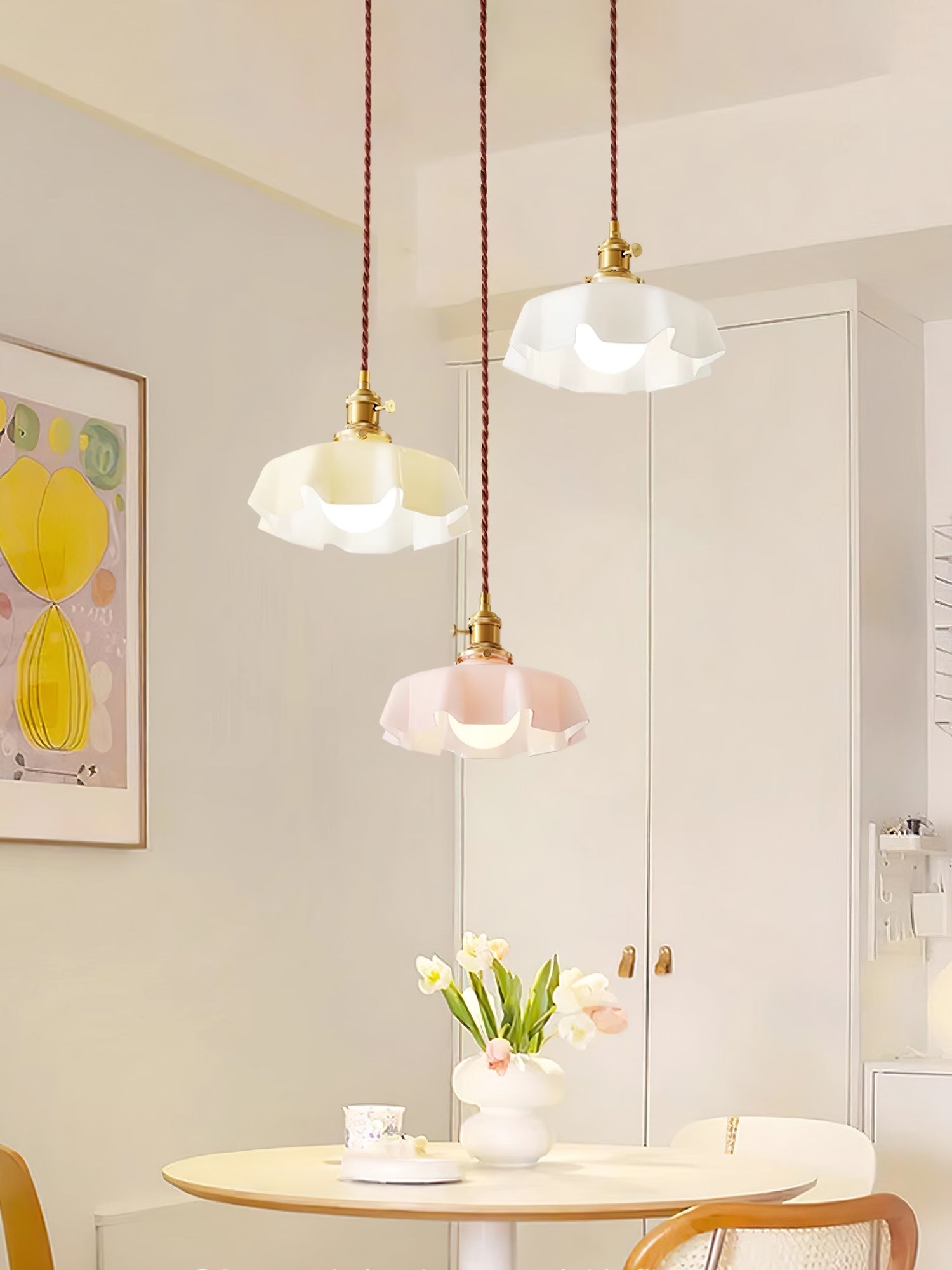 Geplooide Glazen Hanglamp met Messing Armatuur — Vintage Franse Stijl in Wit, Beige, Roze of Blauw — Verstelbare Kabel 150 cm | Sansoti
