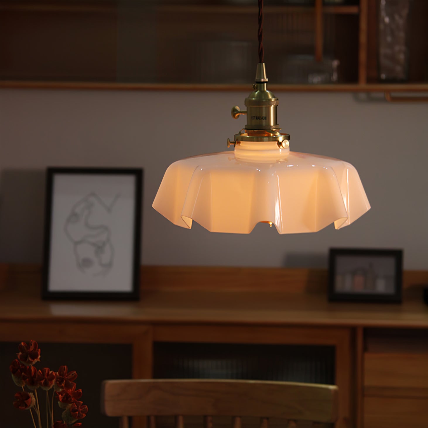 Geplooide Glazen Hanglamp met Messing Armatuur — Vintage Franse Stijl in Wit, Beige, Roze of Blauw — Verstelbare Kabel 150 cm | Sansoti
