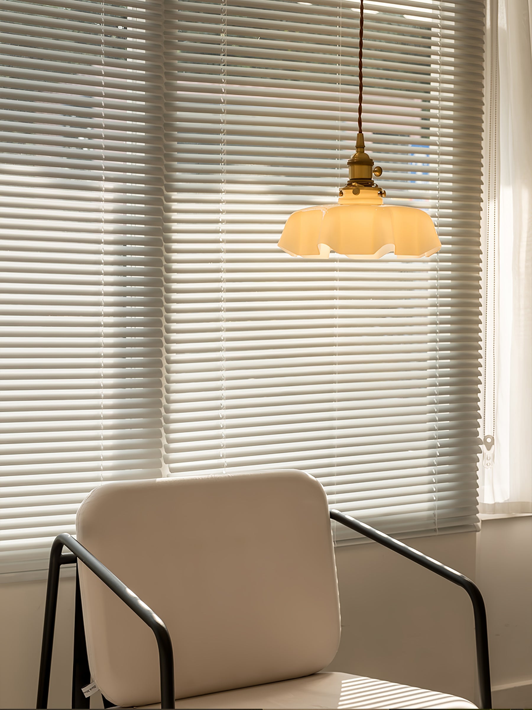 Geplooide Glazen Hanglamp met Messing Armatuur — Vintage Franse Stijl in Wit, Beige, Roze of Blauw — Verstelbare Kabel 150 cm | Sansoti