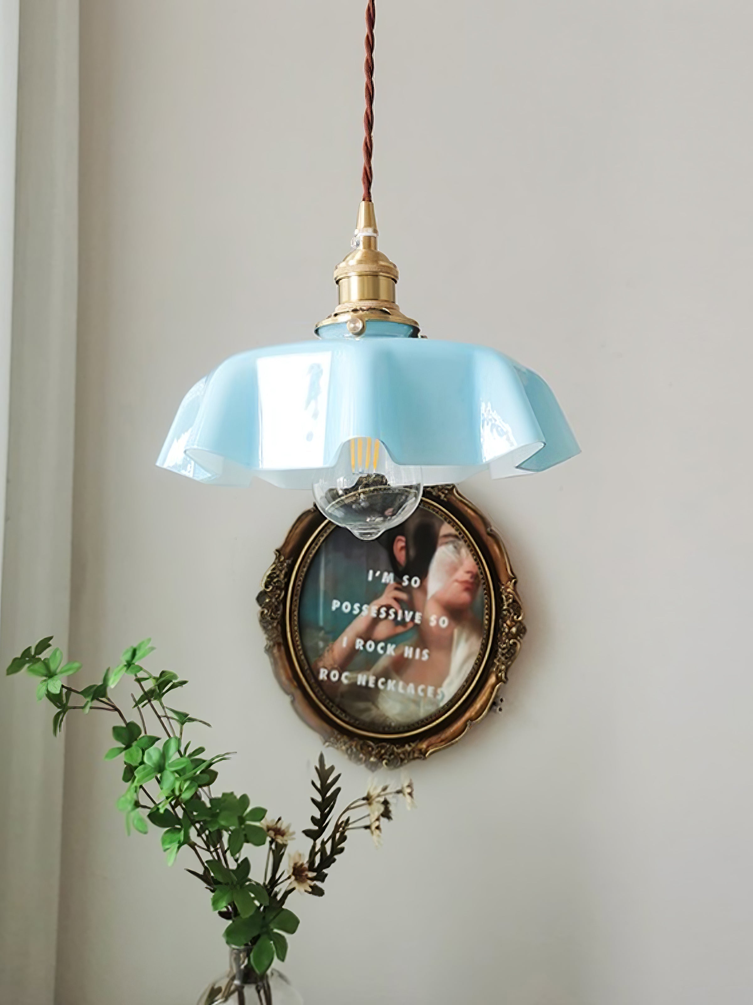 Geplooide Glazen Hanglamp met Messing Armatuur — Vintage Franse Stijl in Wit, Beige, Roze of Blauw — Verstelbare Kabel 150 cm | Sansoti