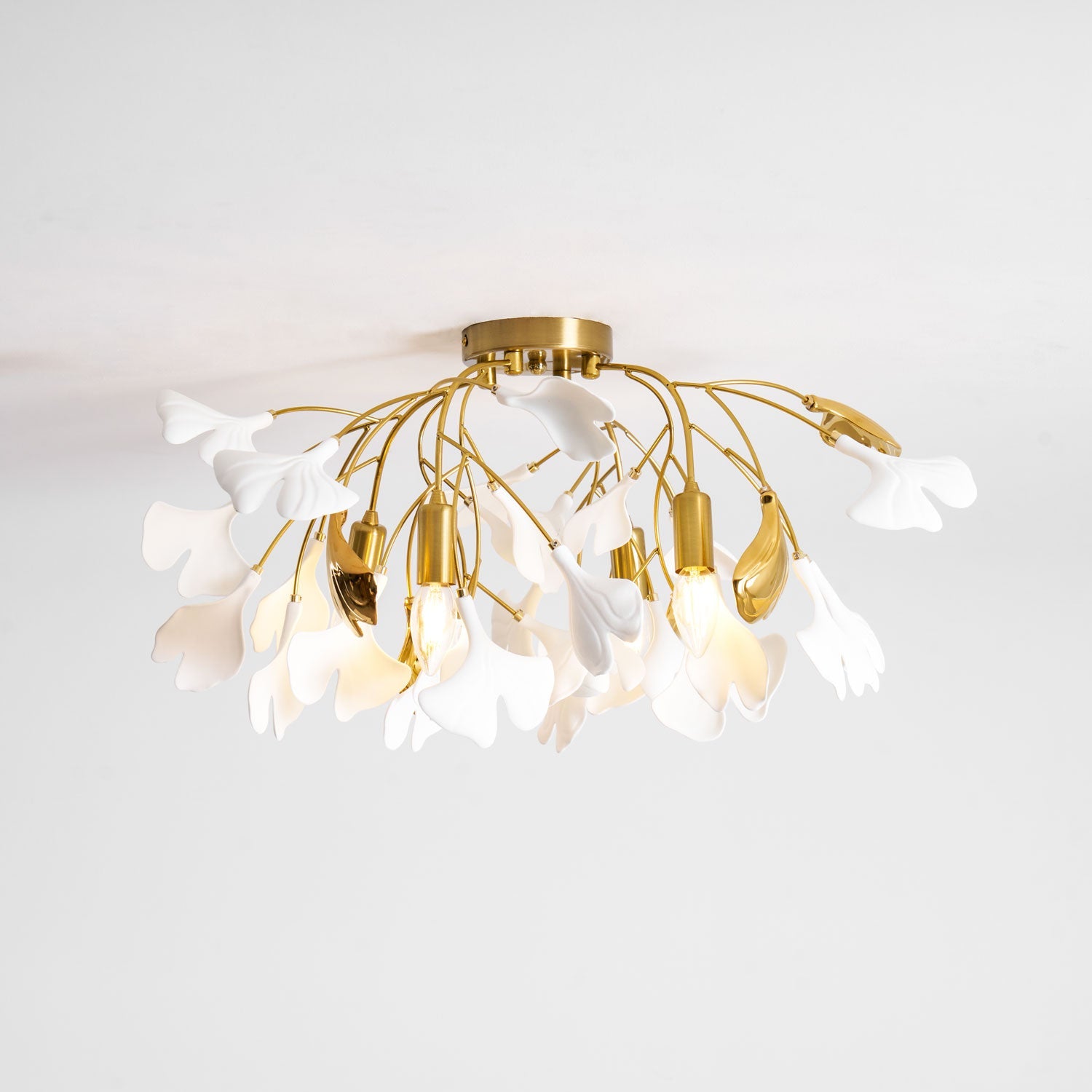 Keramische Hanglamp Ginkgo-Blad – Goudkleurige Armatuur met Witte Bladeren – Modern Natuurgeïnspireerd Design voor Woonkamer Eetkamer Slaapkamer | Sansoti