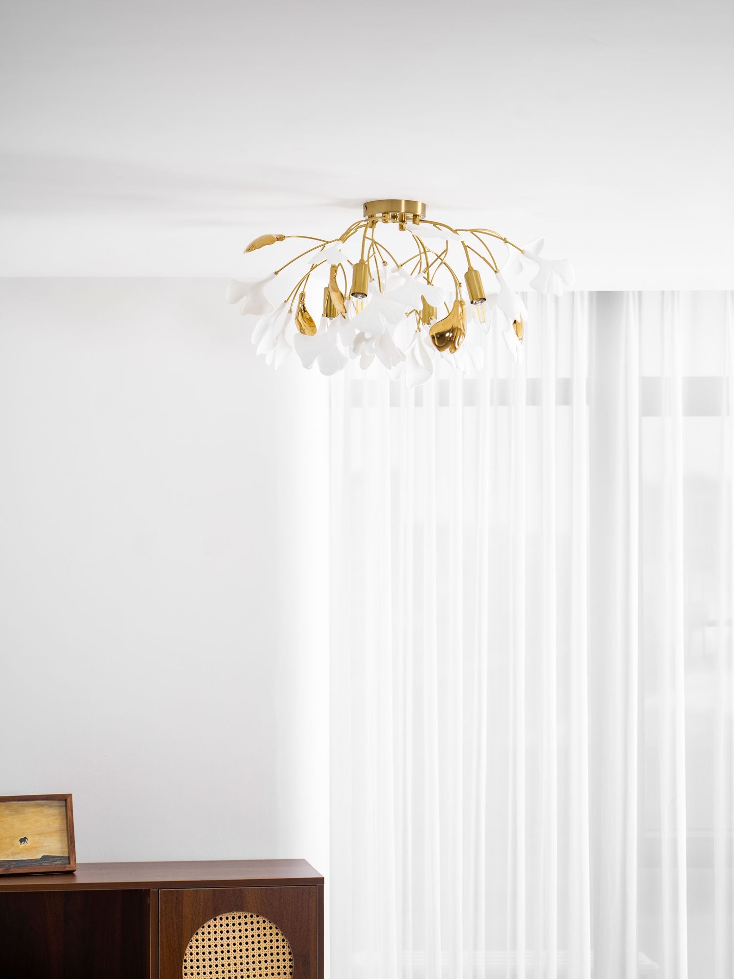 Keramische Hanglamp Ginkgo-Blad – Goudkleurige Armatuur met Witte Bladeren – Modern Natuurgeïnspireerd Design voor Woonkamer Eetkamer Slaapkamer | Sansoti