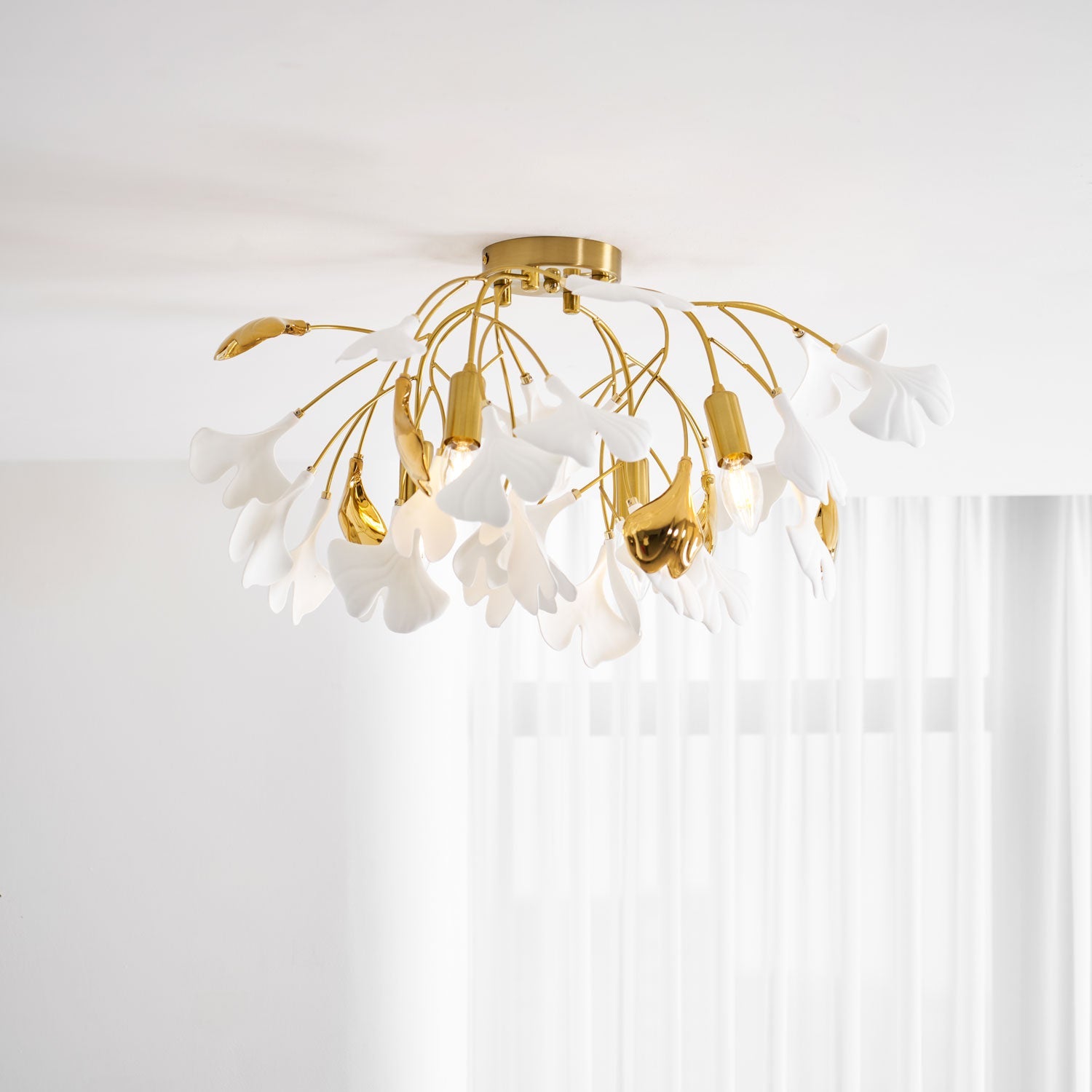 Keramische Hanglamp Ginkgo-Blad – Goudkleurige Armatuur met Witte Bladeren – Modern Natuurgeïnspireerd Design voor Woonkamer Eetkamer Slaapkamer | Sansoti