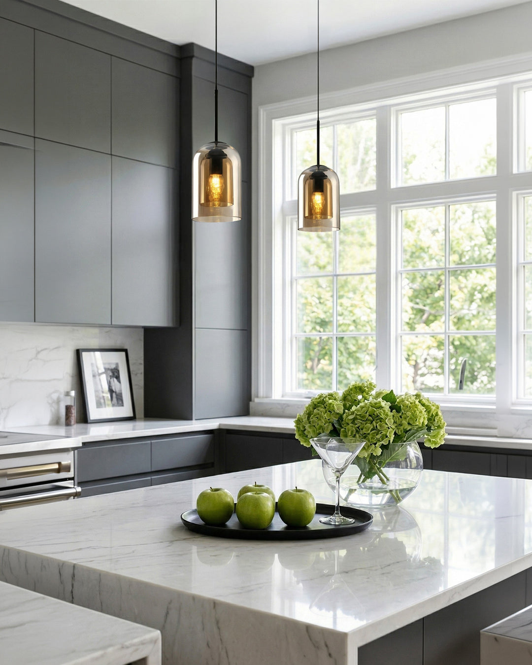 Glazen Hanglamp Ginza met Gebogen Vorm en Zachte Sfeerverlichting Warm Wit – E27 Fitting Inclusief Dimbare Compatibiliteit | Sansoti