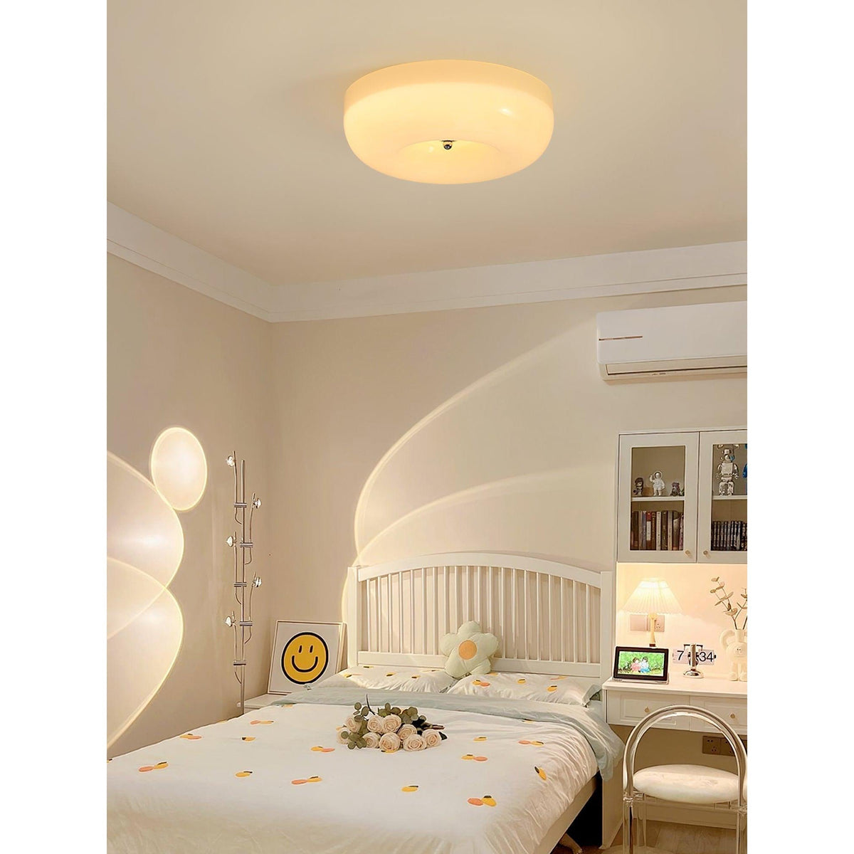 Plafonnier en verre avec éclairage LED intégré pour un intérieur moderne de salon, de chambre et d’entrée | Sansoti