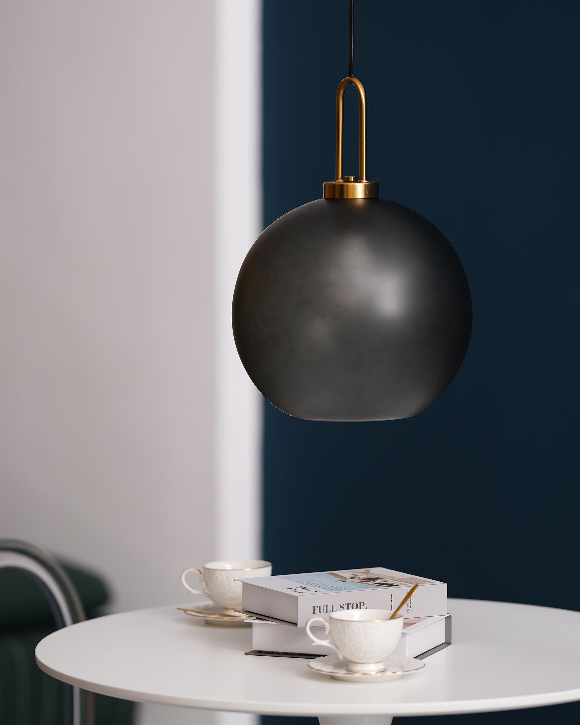 Glazen Hanglamp met Koperen Afwerking – Capsule & Sphere Vormen | Sansoti