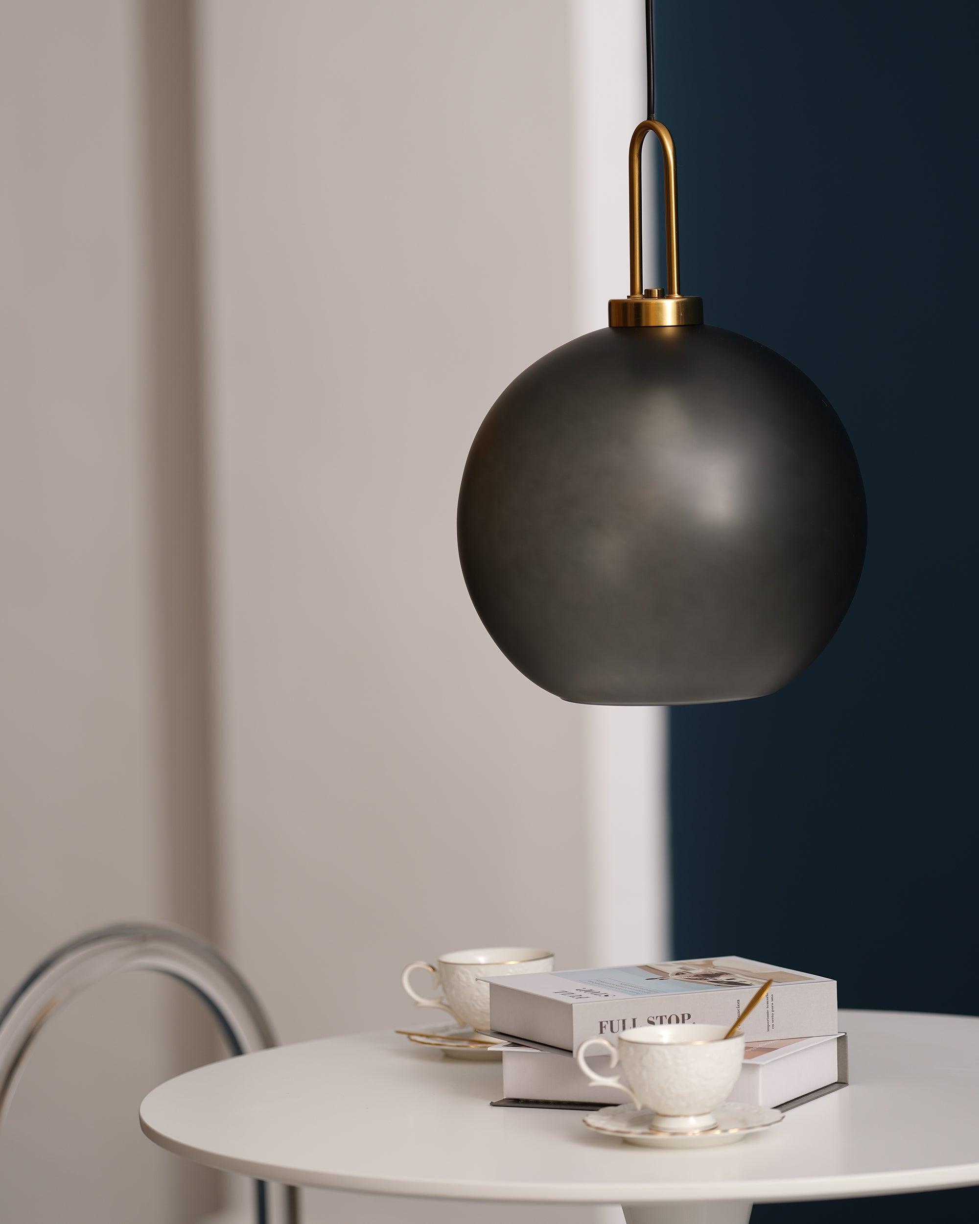Glazen Hanglamp met Koperen Afwerking – Capsule & Sphere Vormen | Sansoti
