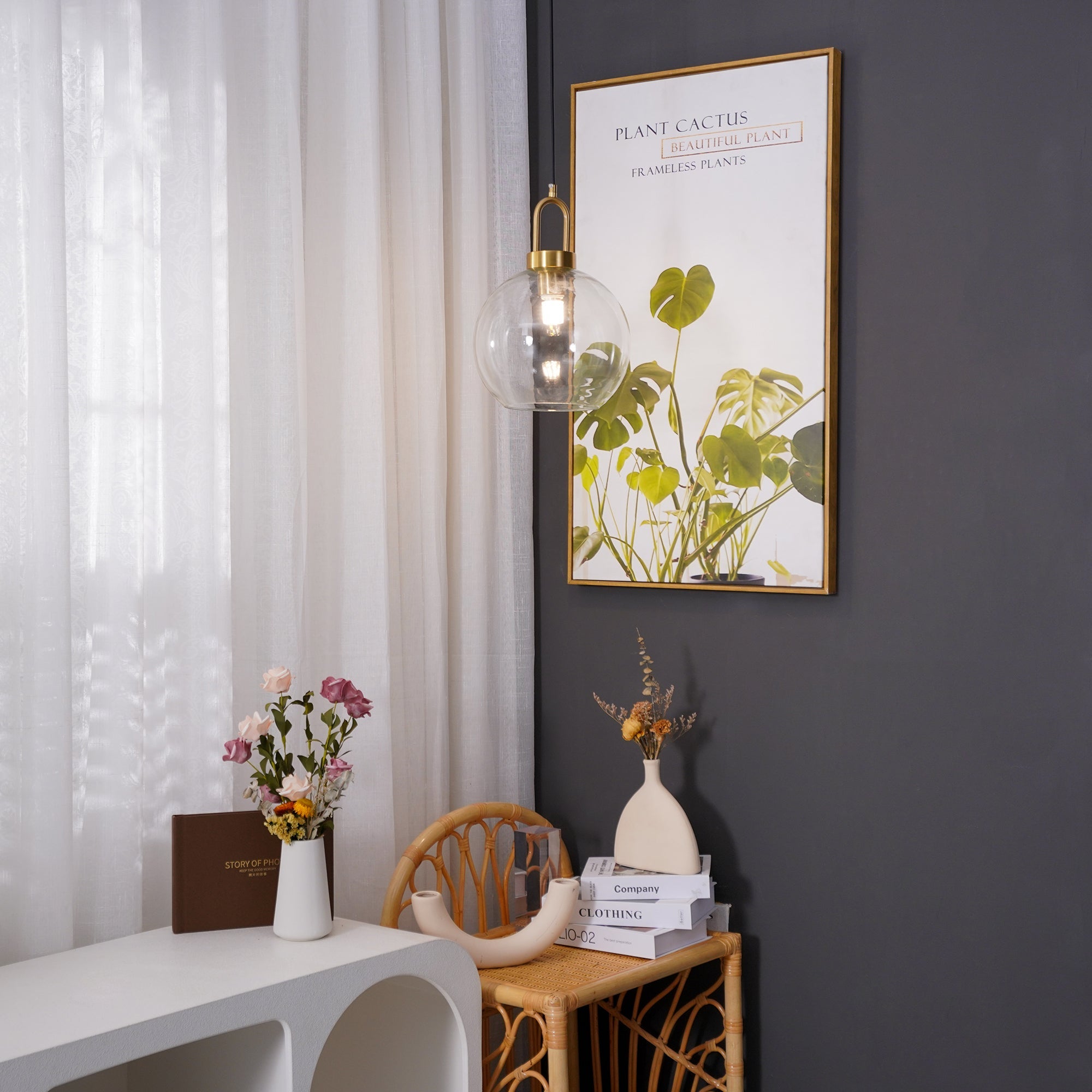 Glazen Hanglamp met Koperen Afwerking – Capsule & Sphere Vormen | Sansoti