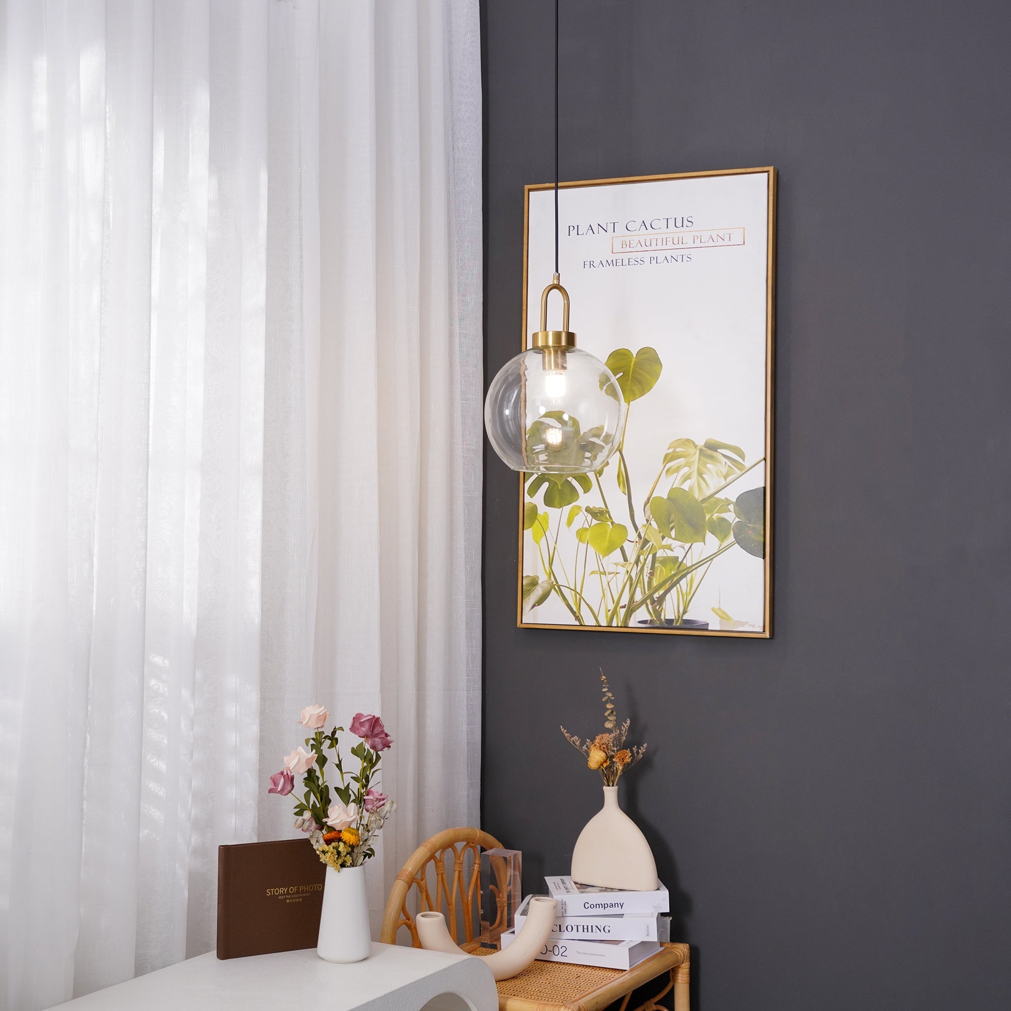Glazen Hanglamp met Koperen Afwerking – Capsule & Sphere Vormen | Sansoti