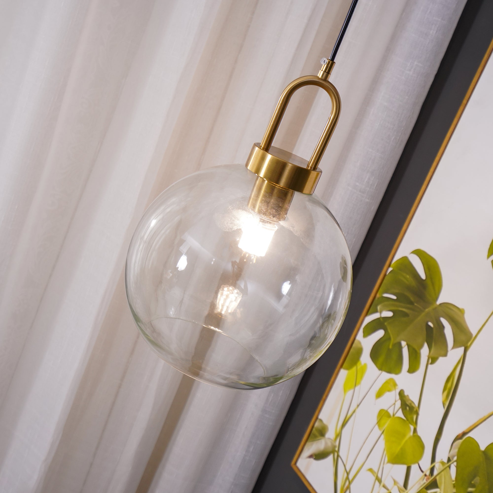Glazen Hanglamp met Koperen Afwerking – Capsule & Sphere Vormen | Sansoti