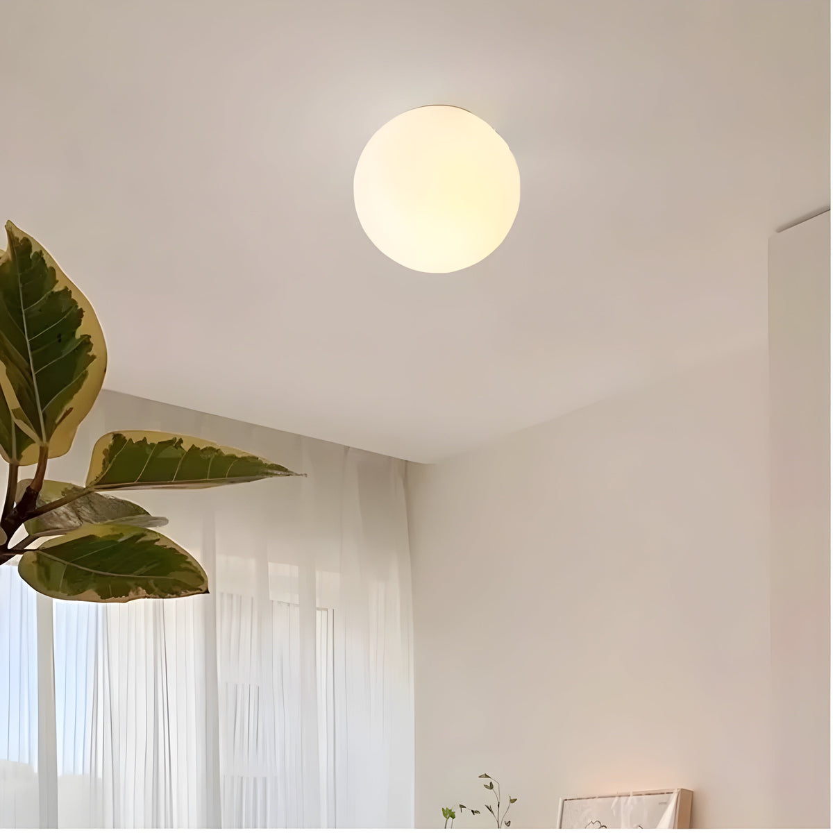 Wandleuchte runde Kugel aus Milchglas mit G9-Fassung, modernes skandinavisches Design für Flur, Schlafzimmer und Wohnzimmer | Sansoti