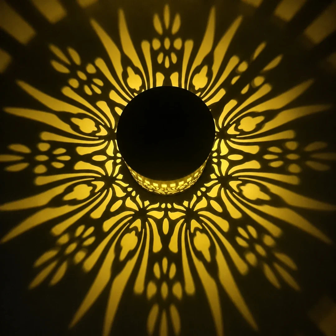 Decorative Outdoor Wall Light with Pattern Projection, Solar-Powered, Waterproof IP65, Iron, for Garden and Patio | Sansoti