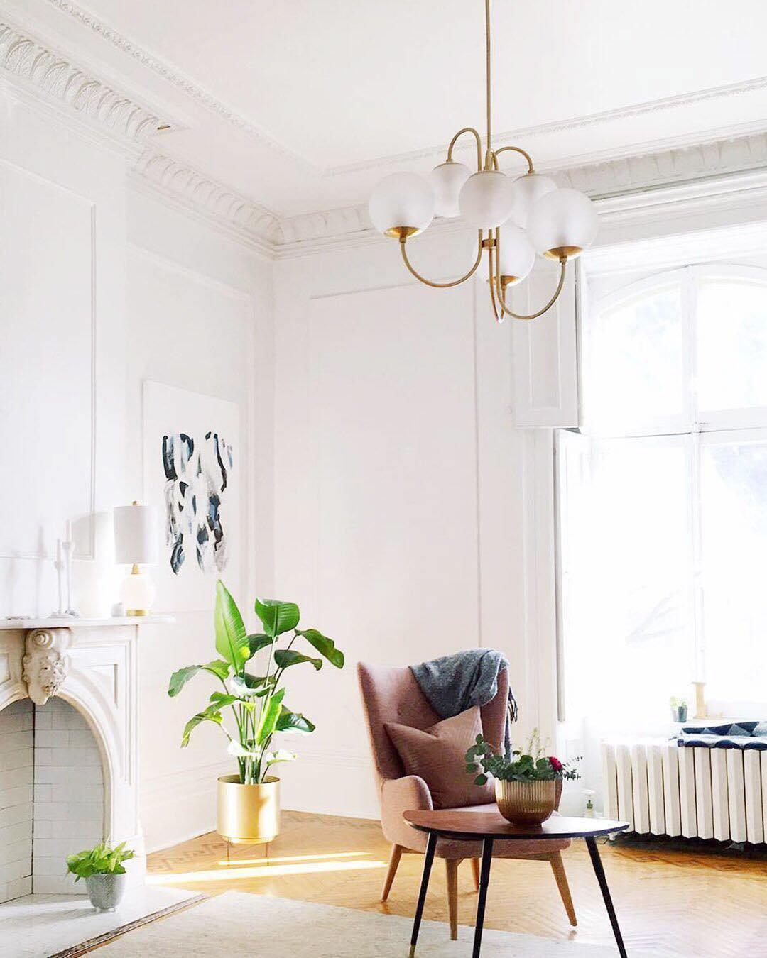 Zwanenhals Kroonluchter Ø76 cm – 8-Lichts Hanglamp met Glazen Bollen Goud/Zwart | Sansoti