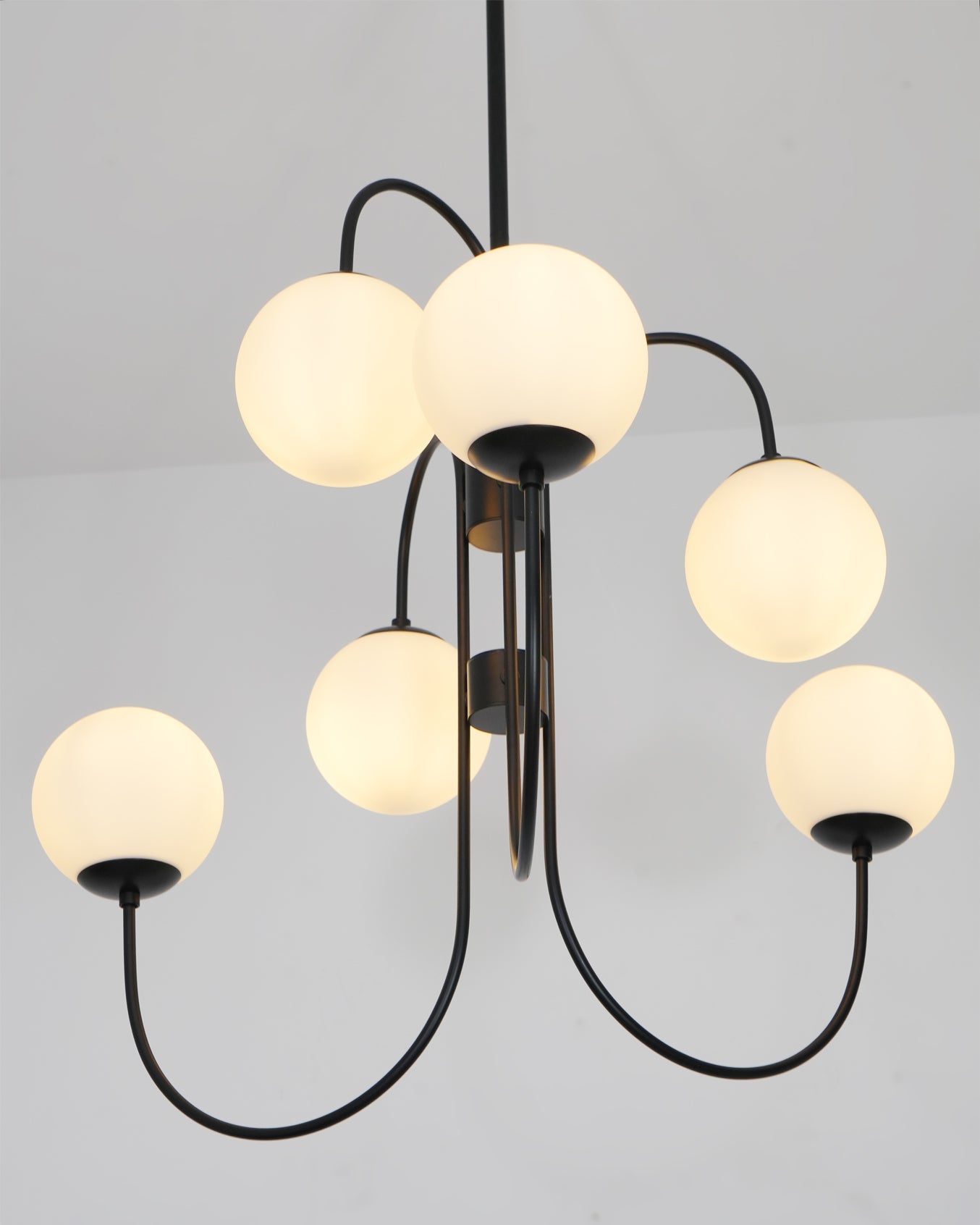 Zwanenhals Kroonluchter Ø76 cm – 8-Lichts Hanglamp met Glazen Bollen Goud/Zwart | Sansoti