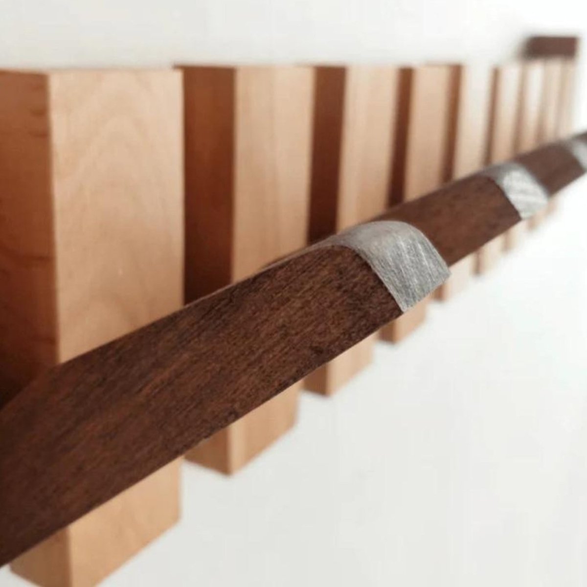Wandgarderobe Holz Klapphaken Piano-Design 4 bis 10 Haken Flur Schlafzimmer Aufbewahrung Dekorativ Stilvoll | Sansoti