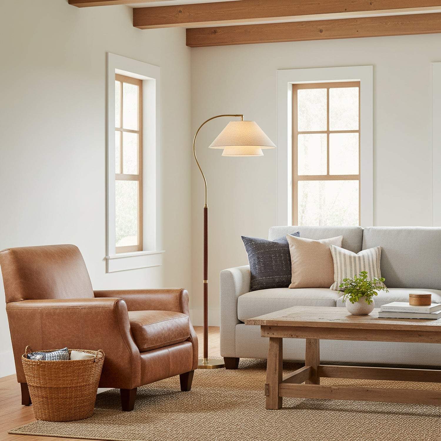 Luxuriöse Stehleuchte mit doppeltem Stoffschirm und Holzdetails – 155 cm hohes Design-Statement | Restfield