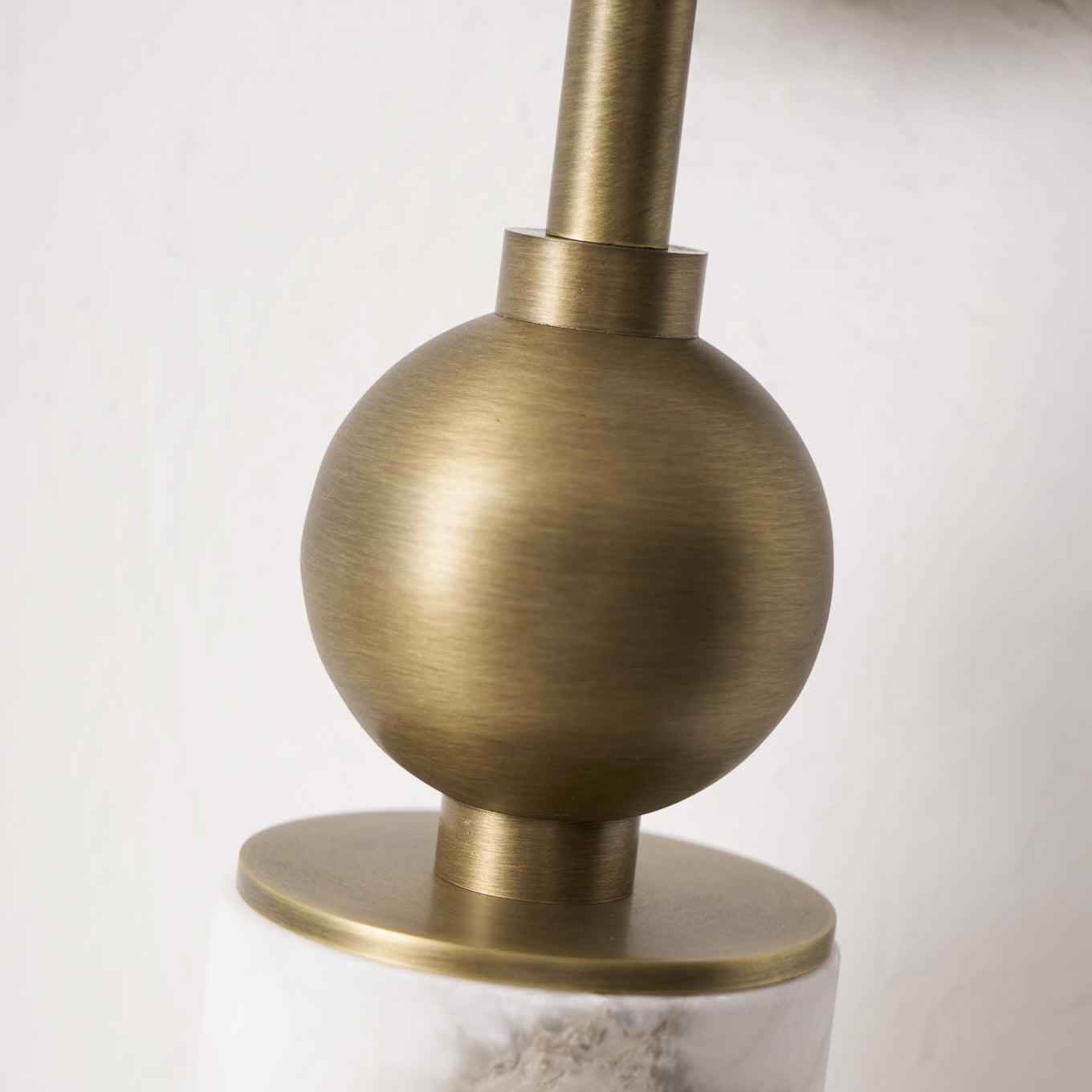 Vintage Wandleuchte mit Vogel aus Messing und Alabaster – Design-Wandlampe für Schlafzimmer, Flur und Wohnzimmer mit E14 Fassung | Restfield