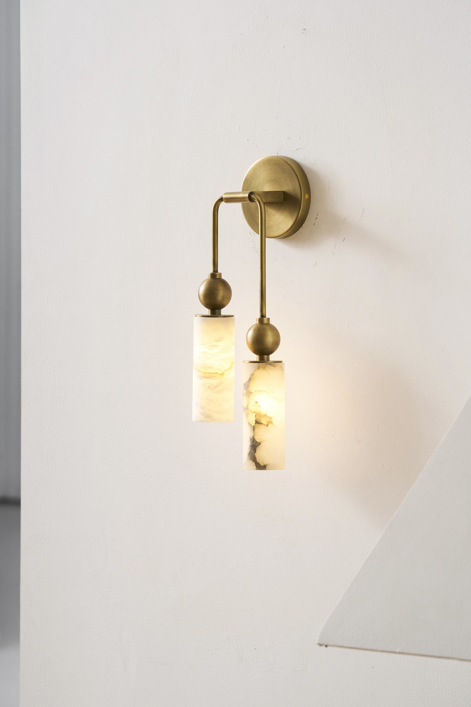 Vintage Wandleuchte mit Vogel aus Messing und Alabaster – Design-Wandlampe für Schlafzimmer, Flur und Wohnzimmer mit E14 Fassung | Restfield