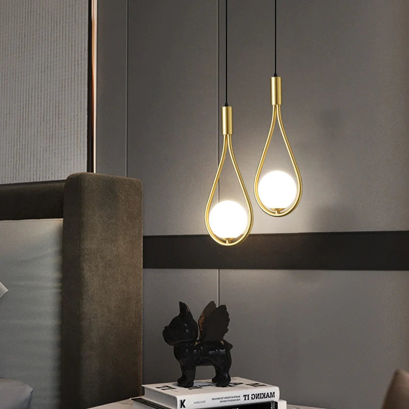 Nordic Hanglamp met Strakke Silhouet – Zwart & Goud Design | Sansoti