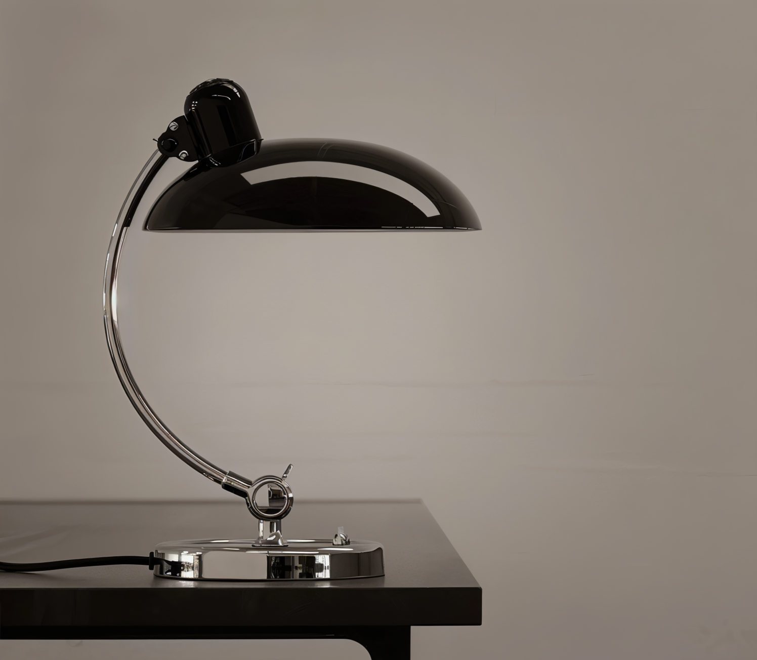 Verstelbare Retro Tafellamp van Metaal – Industriële Bureau- en Leeslamp | Sansoti