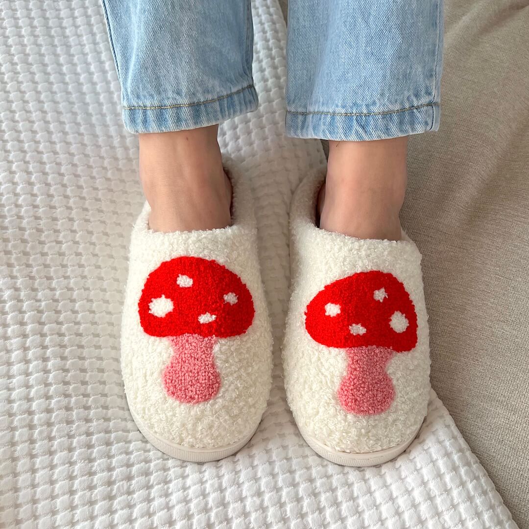 Huispantoffels met Hartjesmotief Wit Pluche Antislip Zolen Dames Heren Comfortabel Warm Winterpantoffels Indoor | Sansoti